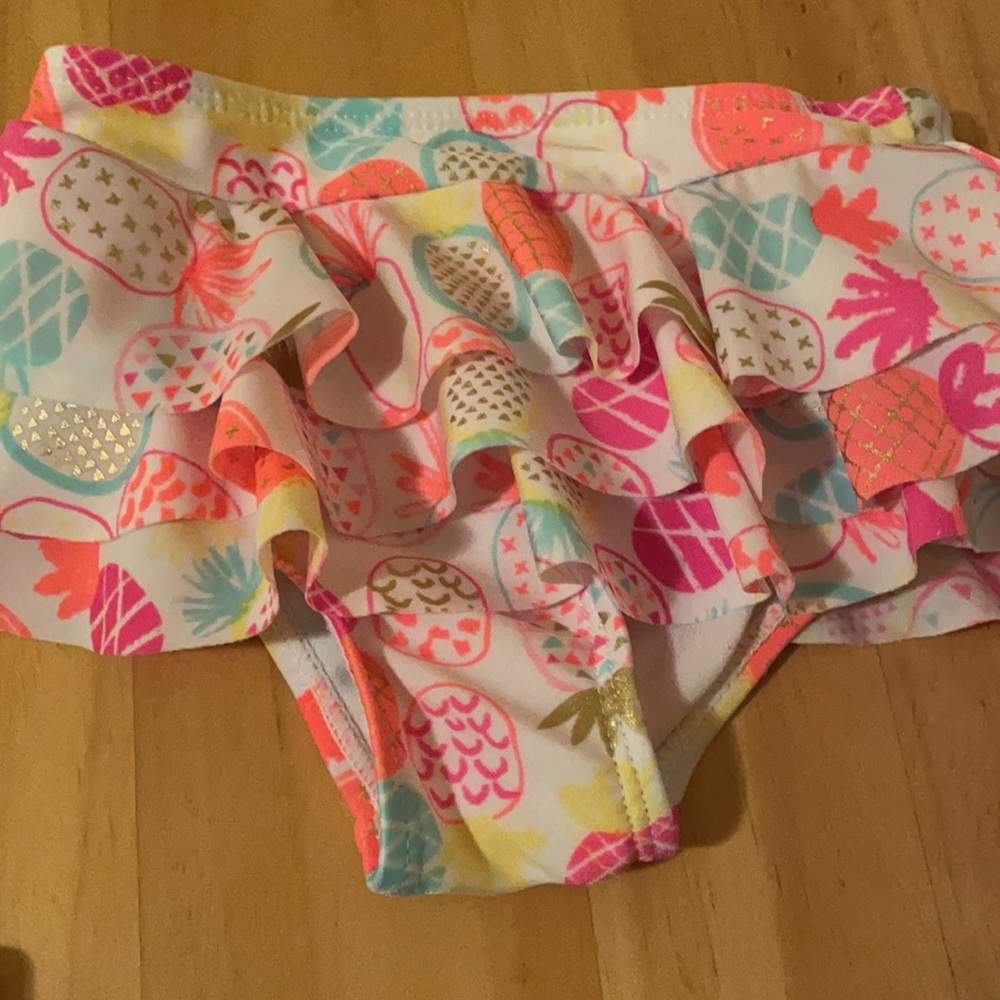 Baby pineapple swimsuit ! - Picture 2 of 4